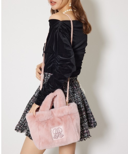 rienda（リエンダ）の「【WEB限定】フェイクファートートバッグ 秋服 冬服（トートバッグ・レディース・アイボリー/ブラック/ライトベージュ/ライトブルー/ライトピンク・FREE）」の5枚目の写真