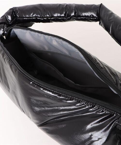 Reebok（リーボック）の「【Reebok / リーボック】パテッドドラムバッグ（ショルダーバッグ・レディース・シルバー/ブラック/ホワイト・FREE）」の4枚目の写真