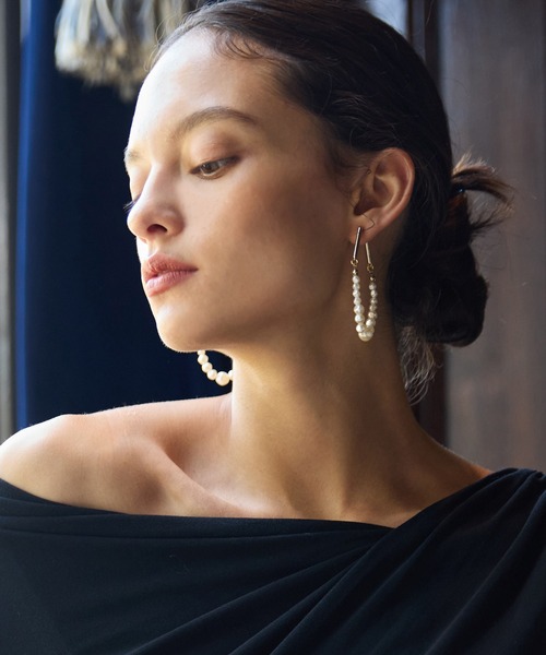 EIMY ISTOIRE（エイミーイストワール）の「メタルコンビパールピアス（ピアス（両耳用）・レディース・ゴールド・F）」の4枚目の写真