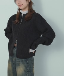 やわらかな表情と上品シルエット ミニマルリブショートジップニット