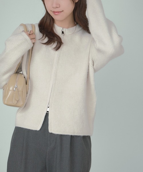 H.TOKYO(エイチトウキョウ)の「やわらかな表情と上品シルエット ミニマルリブショートジップニット(カーディガン/ボレロ・レディース・ブラウン/アイボリー/ブラック・FREE)」の8枚目の写真