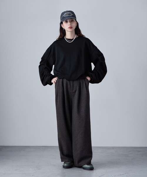 etoll.（エトル）の「タックスリーブバルーンスウェット（スウェット・レディース・ブラック/アイボリー/グレー・M）」の15枚目の写真