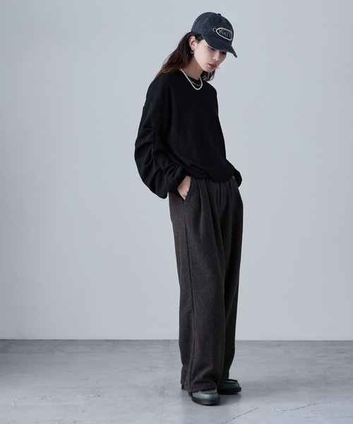 etoll.（エトル）の「タックスリーブバルーンスウェット（スウェット・レディース・ブラック/アイボリー/グレー・M）」の16枚目の写真