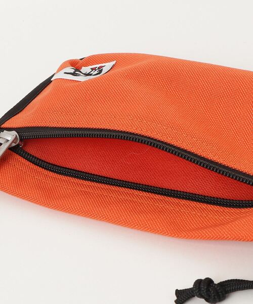CHUMS（チャムス）の「チャムス CHUMS Wearable Sling Shoulder Bag Sweat Nylon（ボディバッグ/ウエストポーチ・キッズ・その他・ONE SIZE）」の4枚目の写真