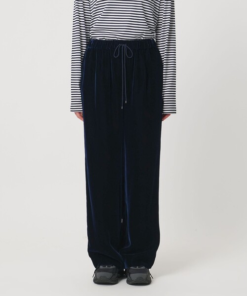 UNITED ARROWS（ユナイテッドアローズ）の「ベルベット イージー パンツ（その他パンツ・レディース・ブラック/ダークブラウン/ネイビー・36/38）」の13枚目の写真