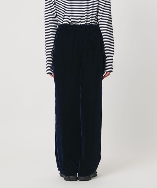 UNITED ARROWS（ユナイテッドアローズ）の「ベルベット イージー パンツ（その他パンツ・レディース・ブラック/ダークブラウン/ネイビー・36/38）」の15枚目の写真