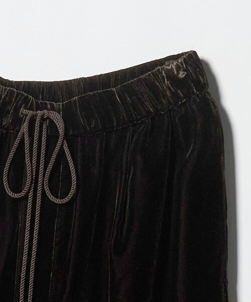 UNITED ARROWS（ユナイテッドアローズ）の「ベルベット イージー パンツ（その他パンツ・レディース・ブラック/ダークブラウン/ネイビー・36/38）」の18枚目の写真