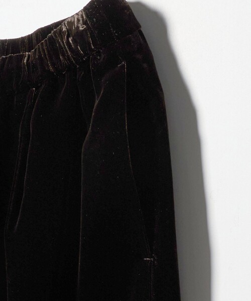 UNITED ARROWS（ユナイテッドアローズ）の「ベルベット イージー パンツ（その他パンツ・レディース・ブラック/ダークブラウン/ネイビー・36/38）」の19枚目の写真