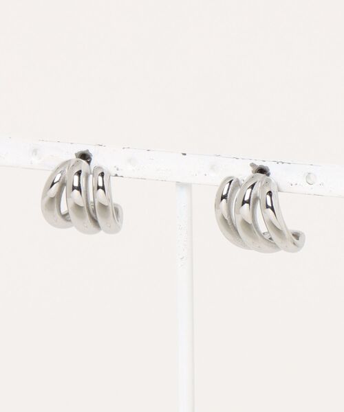 le cercle ADAM ET ROPE'(ルセルクルアダムエロペ)の「ラインミニフープピアス(ピアス(両耳用)・レディース・ゴールド/シルバー・FREE)」の6枚目の写真