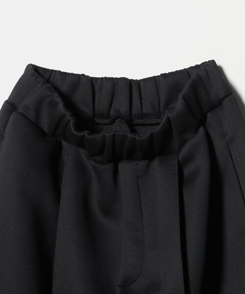 ASTRAET(アストラット)の「<ASTRAET>ウエストゴム タック バレルパンツ(その他パンツ・レディース・ブラック・1/0)」の13枚目の写真