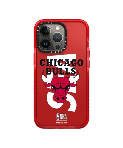 WIND AND SEA(ウィンダンシー)の「NBA×WDS×Casetify (BULLS) Impact(スマホケース/カバー・メンズ・クリアレッド・iPhone 12 Pro)」の1枚目の写真