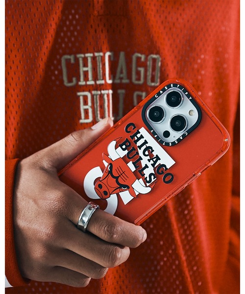 WIND AND SEA(ウィンダンシー)の「NBA×WDS×Casetify (BULLS) Impact(スマホケース/カバー・メンズ・クリアレッド・iPhone 12 Pro)」の2枚目の写真