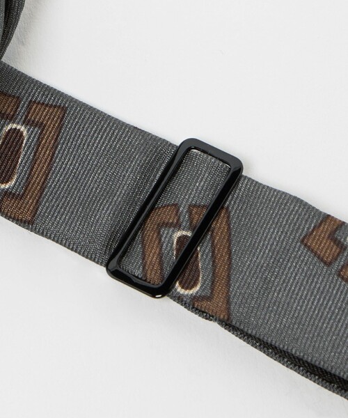 UNITED ARROWS（ユナイテッドアローズ）の「スクエア プリント ボウタイ（蝶ネクタイ・メンズ・グレー系・FREE）」の4枚目の写真