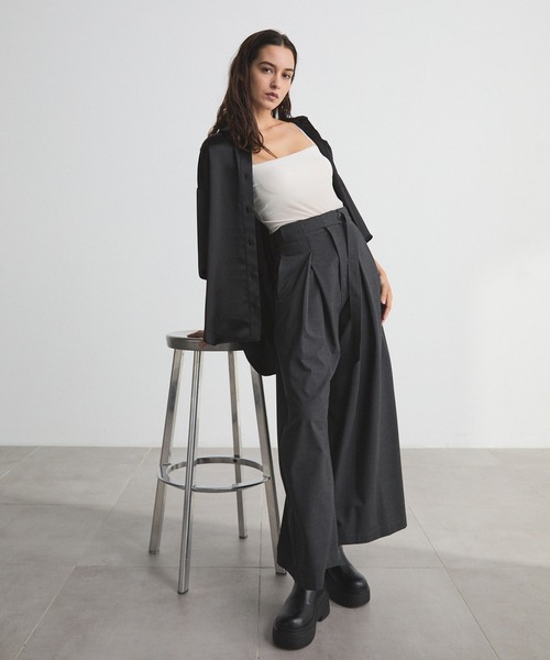 CITY TOKYO（シティトウキョウ）の「Softline Belt Pants/ソフトラインベルトパンツ/ワイドパンツ（その他パンツ・レディース・ブラック/チャコールグレー・1/2/3）」の4枚目の写真