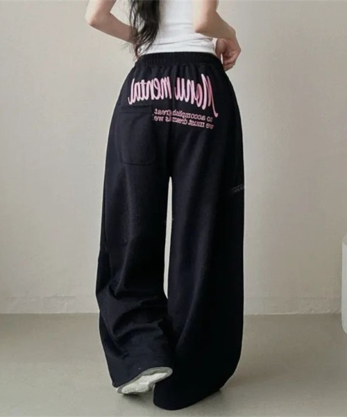 ViViDAY（ビビデー）の「【裏起毛】バックプリントスウェットパンツ（スウェットパンツ・レディース・グレー/ブラック・M）」の2枚目の写真