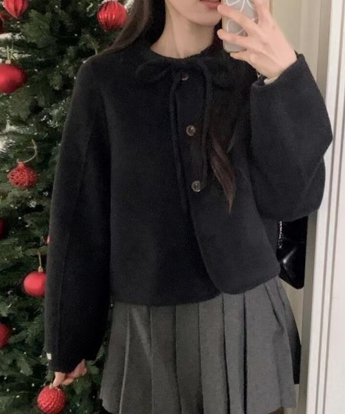semplice（センプリチェ）の「リボンネックボタンショートコート（その他アウター・レディース・ベージュ/ブラック・F）」の2枚目の写真