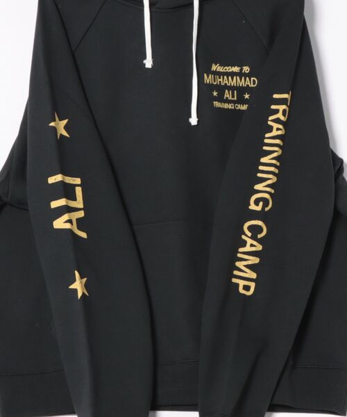 RVCA(ルーカ)の「【直営店限定】RVCA メンズ VA X ALI RUMBLE HOOD パーカー 【2025年冬モデル】/ルーカプルオーバーパーカー(パーカー・メンズ・ブラック・SMALL/MEDIUM/LARGE/X-LARGE)」の3枚目の写真