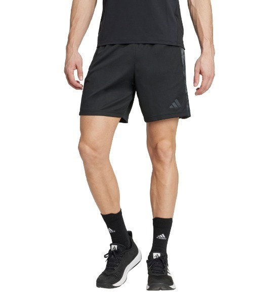 adidas(アディダス)の「アディダス adidas トレイン エッセンシャルズ シーズナル スリーストライプス ショーツ(その他パンツ・メンズ・ブラック・M/L/LL/S)」の1枚目の写真