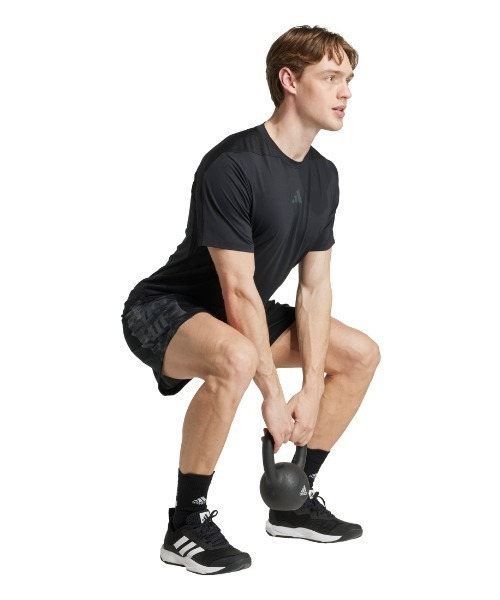 adidas(アディダス)の「アディダス adidas トレイン エッセンシャルズ シーズナル スリーストライプス ショーツ(その他パンツ・メンズ・ブラック・M/L/LL/S)」の5枚目の写真