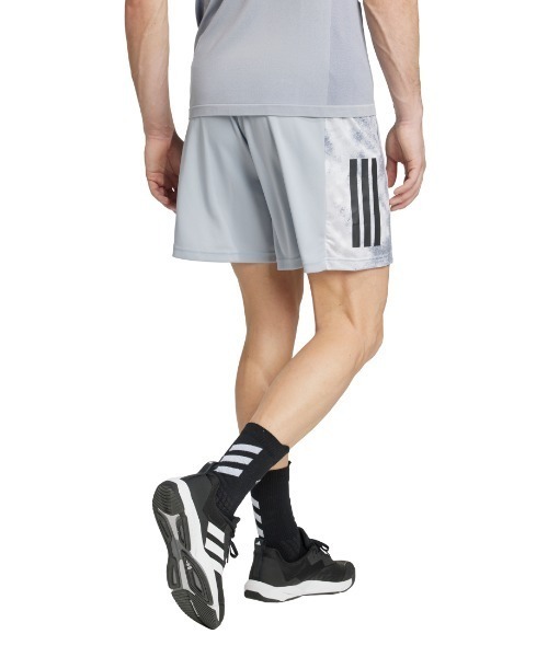 adidas(アディダス)の「アディダス adidas トレイン エッセンシャルズ シーズナル スリーストライプス ショーツ(その他パンツ・メンズ・ブラック・M/L/LL/S)」の10枚目の写真