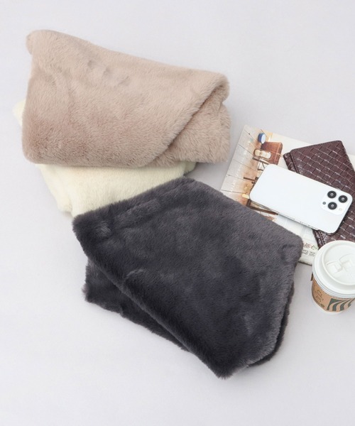 A.M.S.（エーエムエス）の「ソフトタッチ フェイクファー スヌード（ネックウォーマー/スヌード・レディース・チャコール/ベージュ/グレー/アイボリー・FREE）」の5枚目の写真