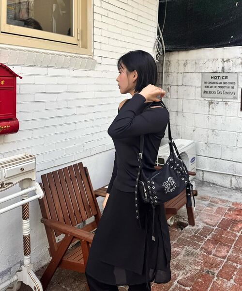 BLACKPURPLE(ブラックパープル)の「グローコルセットバッグ Glow Corset Bag_BLACK(ショルダーバッグ・レディース・ブラック・FREE)」の7枚目の写真