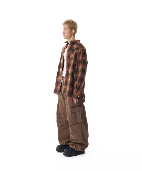 AAKAM(アーカム)の「Knee Pin-tuck Contrast Cargo Pants (Brown)(その他パンツ・レディース・その他・1/2)」の8枚目の写真