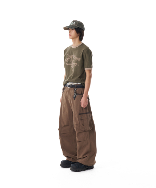AAKAM(アーカム)の「Knee Pin-tuck Contrast Cargo Pants (Brown)(その他パンツ・レディース・その他・1/2)」の11枚目の写真