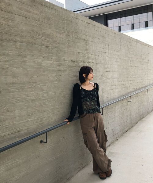AAKAM(アーカム)の「Knee Pin-tuck Contrast Cargo Pants (Brown)(その他パンツ・レディース・その他・1/2)」の14枚目の写真