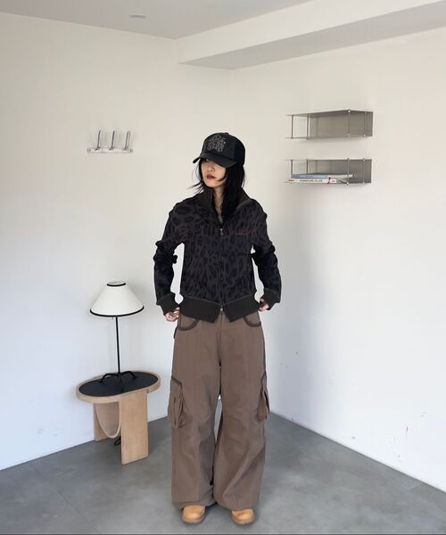 AAKAM(アーカム)の「Knee Pin-tuck Contrast Cargo Pants (Brown)(その他パンツ・レディース・その他・1/2)」の16枚目の写真