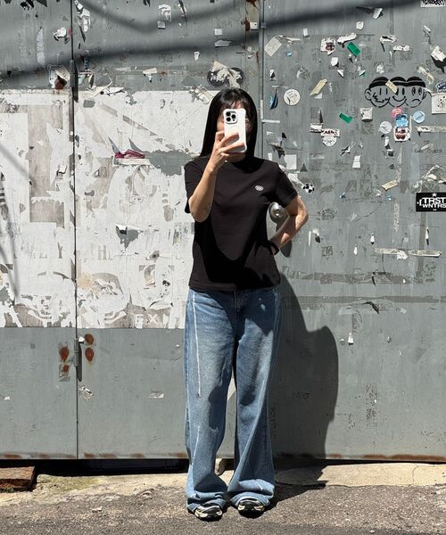 Kijun(キジュン)の「Scratched Wide Jeans Charcoal Brown(デニムパンツ・レディース・その他・LARGE/SMALL/MEDIUM)」の4枚目の写真