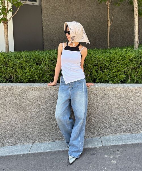 Kijun(キジュン)の「Scratched Wide Jeans Charcoal Brown(デニムパンツ・レディース・その他・LARGE/SMALL/MEDIUM)」の6枚目の写真