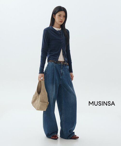 MUSINSA STANDARD WOMAN（ムシンサスタンダードウーマン）の「ウィメンズディープタックエクストラワイドデニムパンツ[ミディアムインディゴ]（デニムパンツ・レディース・その他・30/24/25/26/27/28/29）」の3枚目の写真