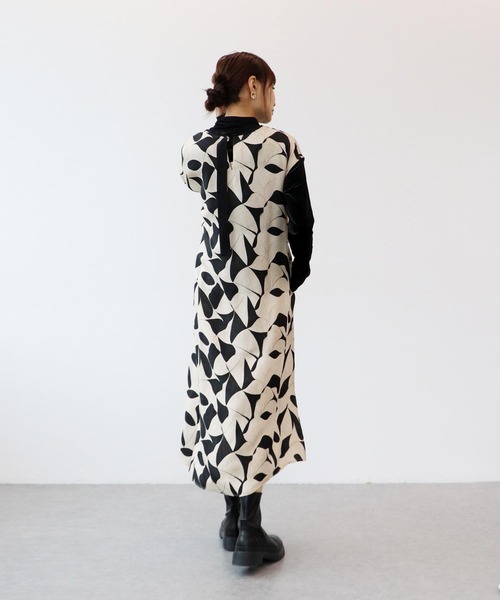 Jines（ジネス）の「プリントノースリワンピース（ワンピース・レディース・ベージュ・38）」の10枚目の写真