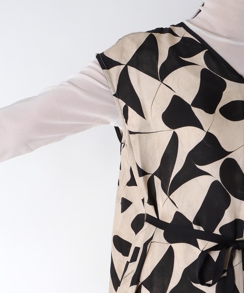 Jines（ジネス）の「プリントノースリワンピース（ワンピース・レディース・ベージュ・38）」の20枚目の写真