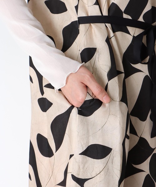 Jines（ジネス）の「プリントノースリワンピース（ワンピース・レディース・ベージュ・38）」の19枚目の写真