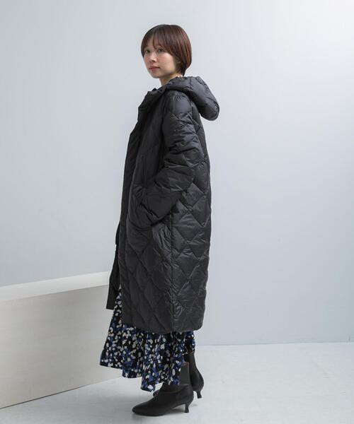 URBAN RESEARCH ROSSO WOMEN(アーバンリサーチ ロッソ)の「TAION HOOD LONG DOWN JACKET(ダウンジャケット/コート・レディース・ブラック/オフホワイト・SMALL/MEDIUM)」の5枚目の写真