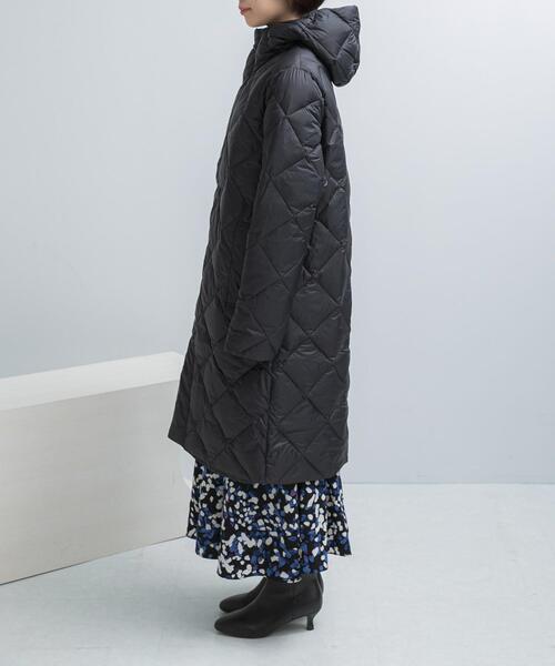 URBAN RESEARCH ROSSO WOMEN(アーバンリサーチ ロッソ)の「TAION HOOD LONG DOWN JACKET(ダウンジャケット/コート・レディース・ブラック/オフホワイト・SMALL/MEDIUM)」の12枚目の写真