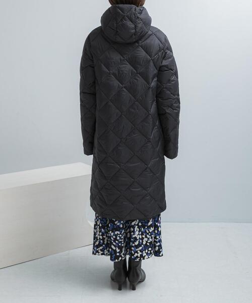 URBAN RESEARCH ROSSO WOMEN(アーバンリサーチ ロッソ)の「TAION HOOD LONG DOWN JACKET(ダウンジャケット/コート・レディース・ブラック/オフホワイト・SMALL/MEDIUM)」の13枚目の写真
