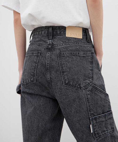 LEVAR（レバー）の「Relaxed Carpenter Denim - Washed Grey（デニムパンツ・レディース・その他・SMALL/MEDIUM/LARGE）」の3枚目の写真