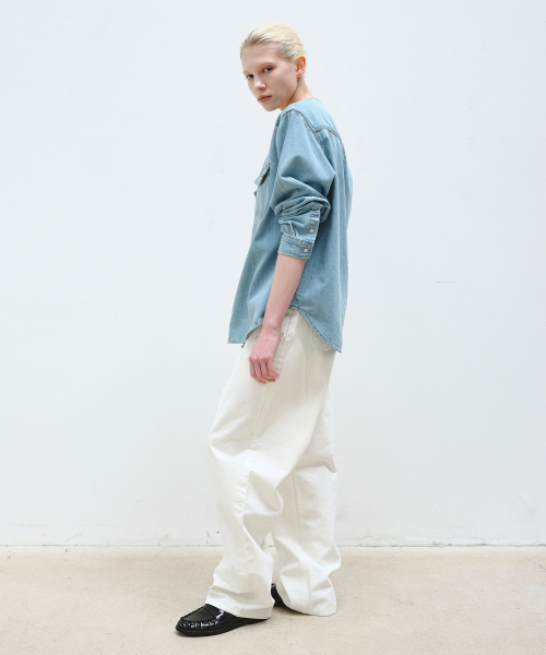 AOPT(アオプト)の「CURVED LINE WIDE JEANS - WHITE(デニムパンツ・レディース・その他・MEDIUM)」の2枚目の写真