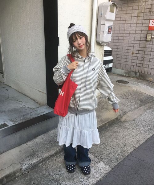 S'EST(エスイーエスティー)の「Stripe Logo Hoodie Zip Up Gray(パーカー・メンズ・その他・LARGE/SMALL/MEDIUM)」の4枚目の写真