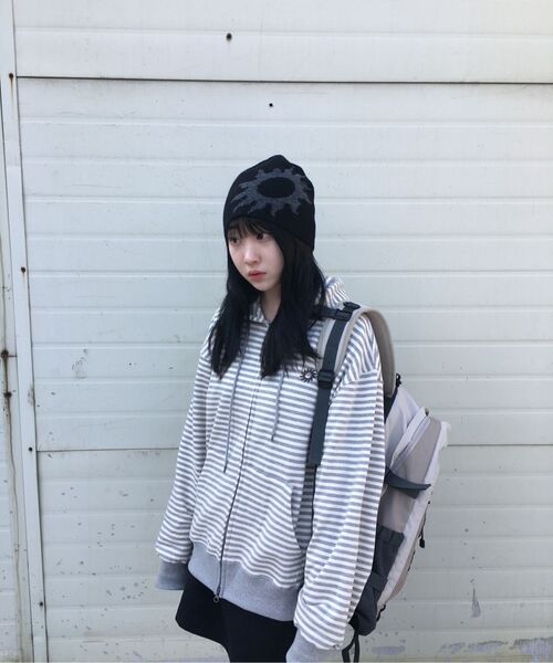 S'EST(エスイーエスティー)の「Stripe Logo Hoodie Zip Up Gray(パーカー・メンズ・その他・LARGE/SMALL/MEDIUM)」の7枚目の写真