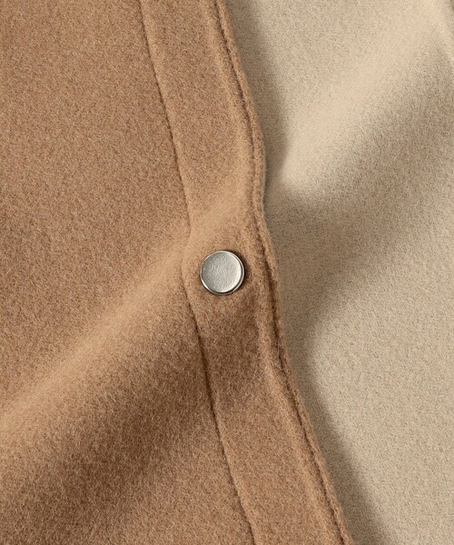 SHIPS（シップス）の「セミ 梳毛 配色 リバー ノーカラー コート（ノーカラーコート・レディース・キャメル/グレー・36/38）」の7枚目の写真