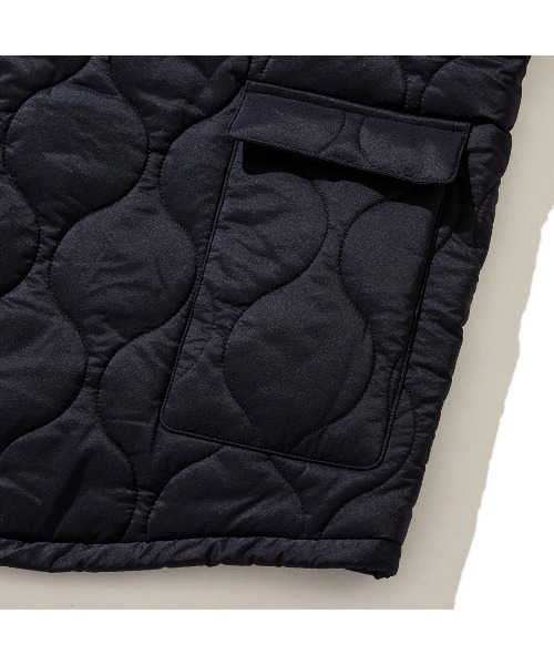 WILD THINGS(ワイルドシングス)の「WILD THINGS WILD THINGS x Kinetics “QUILTED HAPPY JACKET”(ワイルドシングス ワイルドシングス × キネティクス “キルテッド ハッピー ジャケット”)(ナイロンジャケット・メンズ・ブラック/グレー系・MEDIUM/LARGE/SMALL/X-LARGE)」の9枚目の写真
