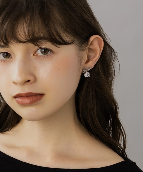 LA MUe(ラミュー)の「【LA MUE】シルバー925ポスト リボン×ビジュードロップピアス(ピアス(両耳用)・レディース・ゴールド/シルバー・FREE)」の3枚目の写真