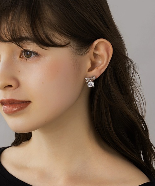 LA MUe(ラミュー)の「【LA MUE】シルバー925ポスト リボン×ビジュードロップピアス(ピアス(両耳用)・レディース・ゴールド/シルバー・FREE)」の6枚目の写真