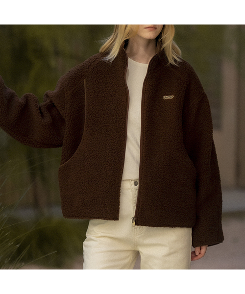 KNOWNBETTER（ノウンベター）の「Embroidered reversible fleece jumper [KNFW04JP03]_[2color]（その他アウター・レディース・Beige/DK.Brn・FREE）」の2枚目の写真