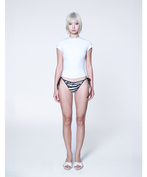 AMUN(アムン)の「ロイヤルティー - ホワイト(Tシャツ/カットソー・レディース・その他・FREE)」の1枚目の写真