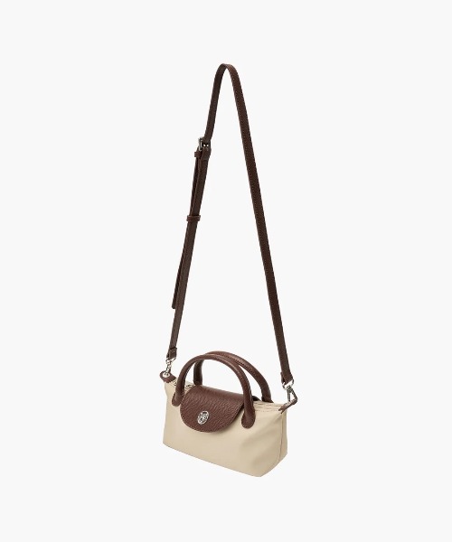 MARITHE + FRANCOIS GIRBAUD（マリテフランソワジルボー）の「CIRCLE LOGO MINI TOTE BAG（トートバッグ・レディース・インディゴブルー/Black/ライトベージュ・フリー）」の2枚目の写真